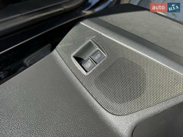 Чорний Фольксваген Пассат, об'ємом двигуна 2 л та пробігом 251 тис. км за 4899 $, фото 36 на Automoto.ua