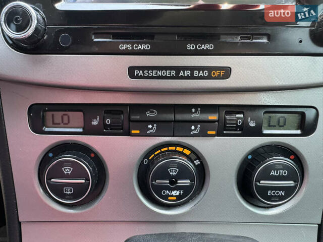 Чорний Фольксваген Пассат, об'ємом двигуна 2 л та пробігом 251 тис. км за 4899 $, фото 43 на Automoto.ua