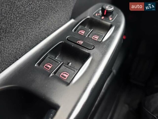 Чорний Фольксваген Пассат, об'ємом двигуна 2 л та пробігом 112 тис. км за 6950 $, фото 56 на Automoto.ua