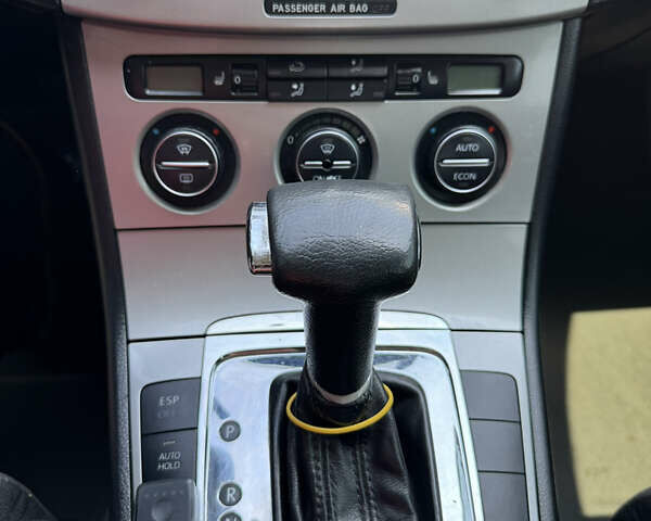 Чорний Фольксваген Пассат, об'ємом двигуна 2 л та пробігом 251 тис. км за 4899 $, фото 42 на Automoto.ua