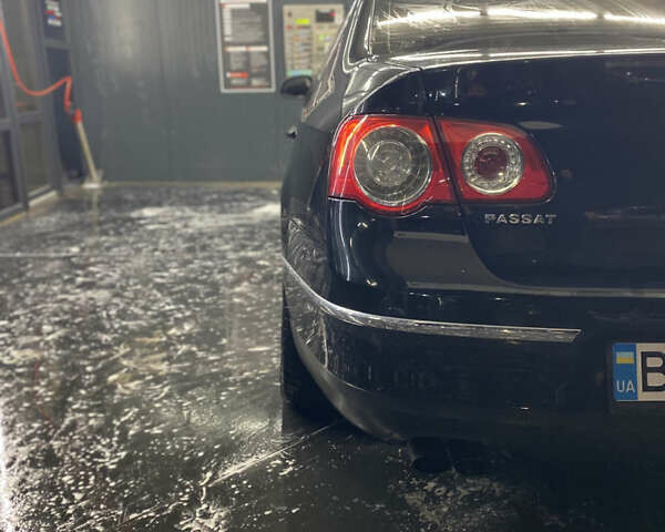Черный Фольксваген Пассат, объемом двигателя 1.98 л и пробегом 215 тыс. км за 4550 $, фото 8 на Automoto.ua