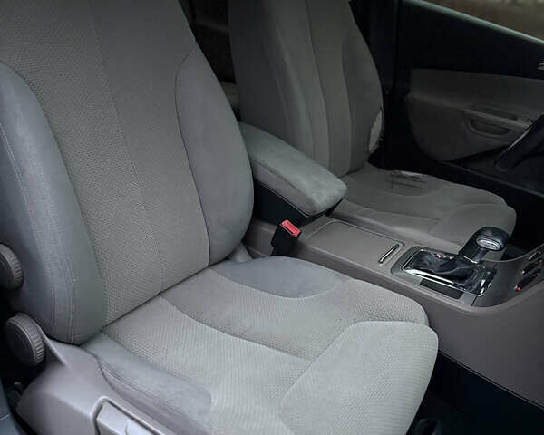 Черный Фольксваген Пассат, объемом двигателя 2 л и пробегом 270 тыс. км за 4600 $, фото 13 на Automoto.ua