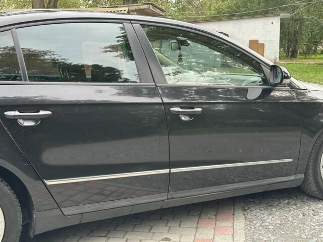 Черный Фольксваген Пассат, объемом двигателя 2 л и пробегом 330 тыс. км за 2450 $, фото 8 на Automoto.ua