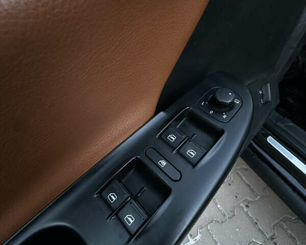 Черный Фольксваген Пассат, объемом двигателя 1.97 л и пробегом 304 тыс. км за 4999 $, фото 15 на Automoto.ua