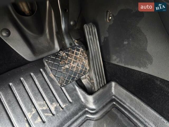 Чорний Фольксваген Пассат, об'ємом двигуна 2 л та пробігом 112 тис. км за 6950 $, фото 22 на Automoto.ua