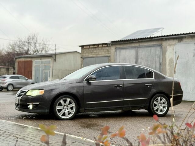 Чорний Фольксваген Пассат, об'ємом двигуна 2 л та пробігом 300 тис. км за 5700 $, фото 1 на Automoto.ua