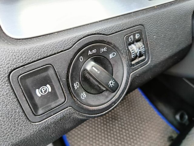 Черный Фольксваген Пассат, объемом двигателя 2 л и пробегом 266 тыс. км за 4950 $, фото 15 на Automoto.ua