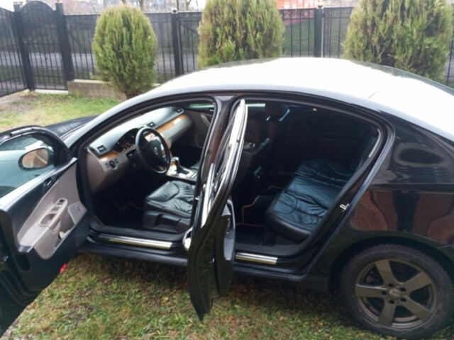 Черный Фольксваген Пассат, объемом двигателя 2 л и пробегом 303 тыс. км за 5300 $, фото 5 на Automoto.ua