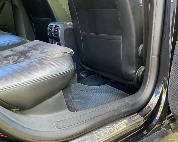 Черный Фольксваген Пассат, объемом двигателя 1.97 л и пробегом 256 тыс. км за 6500 $, фото 27 на Automoto.ua