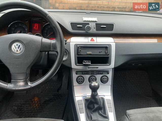 Чорний Фольксваген Пассат, об'ємом двигуна 1.98 л та пробігом 250 тис. км за 4700 $, фото 16 на Automoto.ua