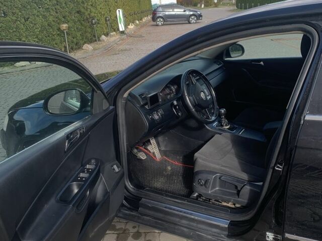 Чорний Фольксваген Пассат, об'ємом двигуна 2 л та пробігом 267 тис. км за 4800 $, фото 14 на Automoto.ua