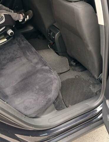 Черный Фольксваген Пассат, объемом двигателя 1.97 л и пробегом 275 тыс. км за 6888 $, фото 6 на Automoto.ua