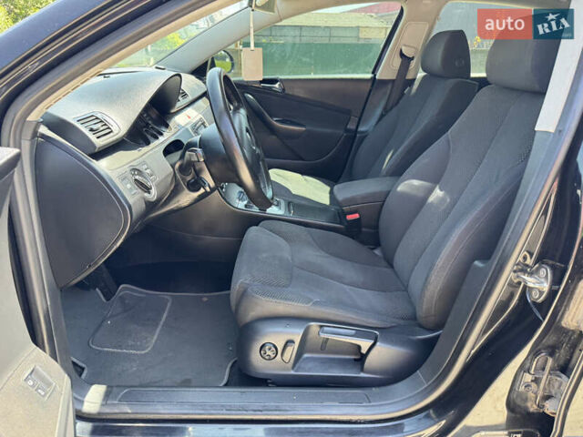 Чорний Фольксваген Пассат, об'ємом двигуна 2 л та пробігом 251 тис. км за 4899 $, фото 34 на Automoto.ua
