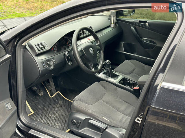 Черный Фольксваген Пассат, объемом двигателя 2 л и пробегом 290 тыс. км за 5100 $, фото 8 на Automoto.ua