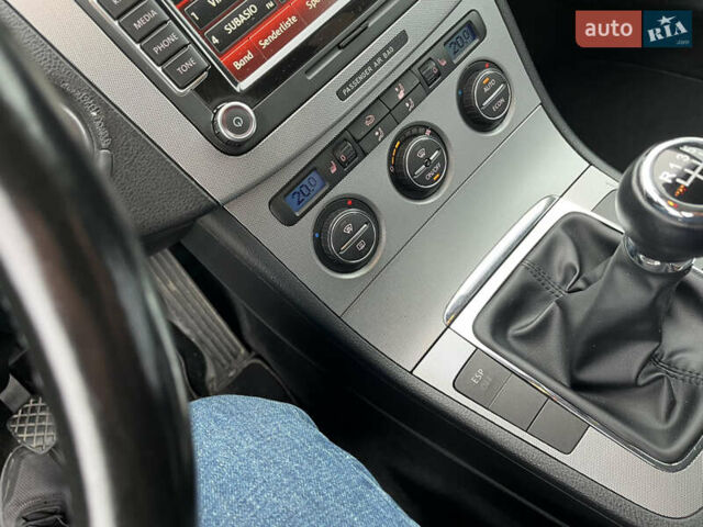 Черный Фольксваген Пассат, объемом двигателя 1.6 л и пробегом 340 тыс. км за 5700 $, фото 14 на Automoto.ua