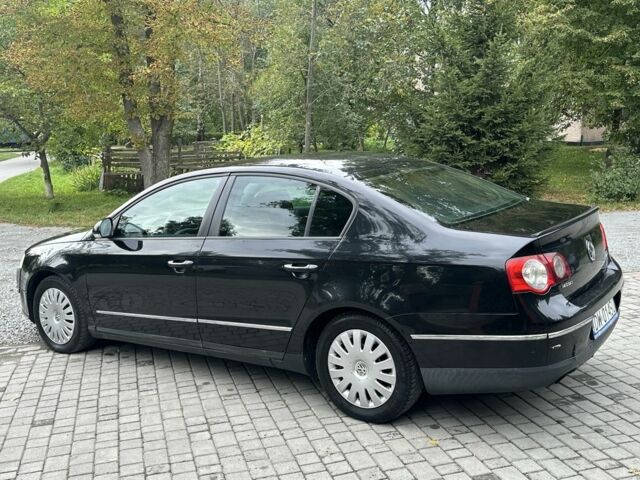 Черный Фольксваген Пассат, объемом двигателя 2 л и пробегом 330 тыс. км за 2450 $, фото 13 на Automoto.ua