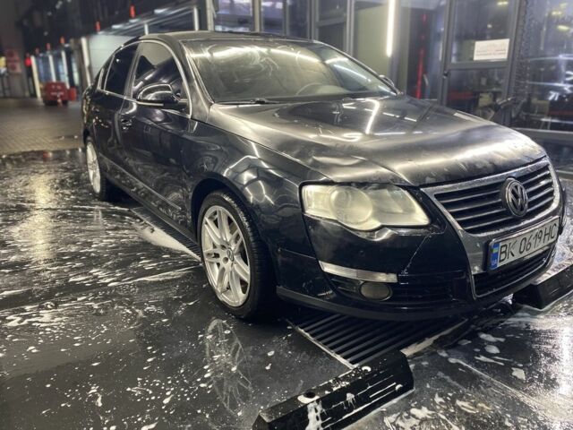 Черный Фольксваген Пассат, объемом двигателя 2 л и пробегом 215 тыс. км за 4550 $, фото 1 на Automoto.ua