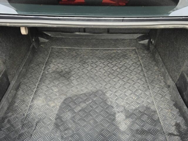 Фольксваген Пассат 2006 в Кривом Роге на Automoto.ua Черный Фольксваген Пассат, объемом двигателя 2 л и пробегом 300 тыс. км за 5999 $, фото 16 на Automoto.ua