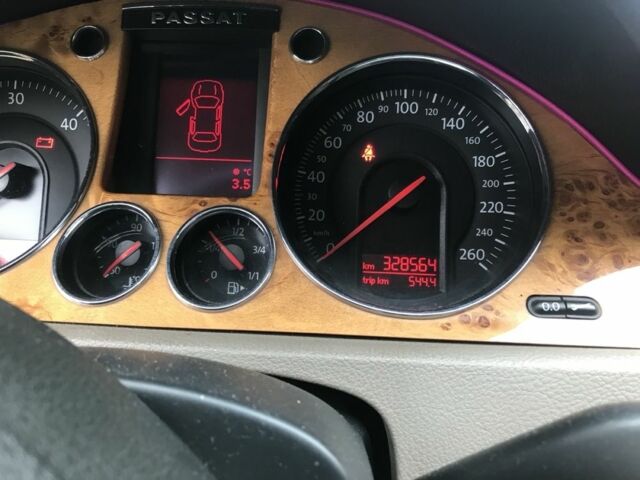 Черный Фольксваген Пассат, объемом двигателя 2 л и пробегом 330 тыс. км за 5200 $, фото 19 на Automoto.ua