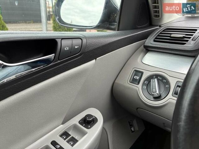 Черный Фольксваген Пассат, объемом двигателя 1.6 л и пробегом 224 тыс. км за 6200 $, фото 21 на Automoto.ua