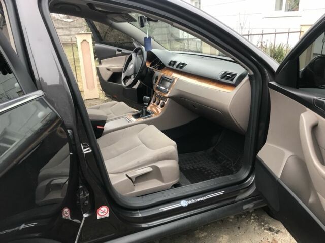 Черный Фольксваген Пассат, объемом двигателя 2 л и пробегом 330 тыс. км за 5200 $, фото 13 на Automoto.ua