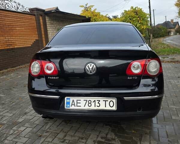 Фольксваген Пассат 2006 в Кривом Роге на Automoto.ua Черный Фольксваген Пассат, объемом двигателя 2 л и пробегом 300 тыс. км за 5999 $, фото 4 на Automoto.ua