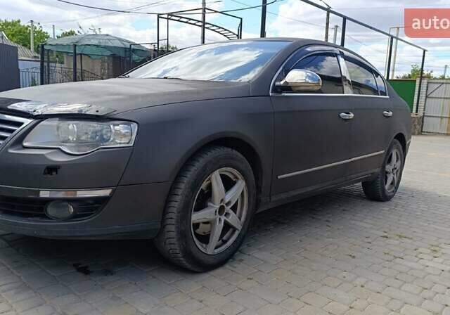 Чорний Фольксваген Пассат, об'ємом двигуна 2 л та пробігом 283 тис. км за 5800 $, фото 1 на Automoto.ua