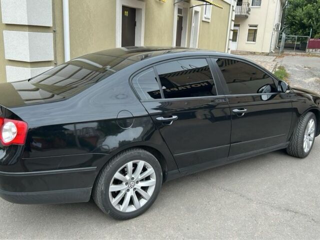 Черный Фольксваген Пассат, объемом двигателя 1.6 л и пробегом 210 тыс. км за 6300 $, фото 3 на Automoto.ua