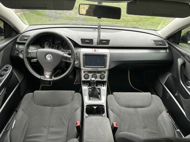 Черный Фольксваген Пассат, объемом двигателя 2 л и пробегом 290 тыс. км за 4750 $, фото 5 на Automoto.ua