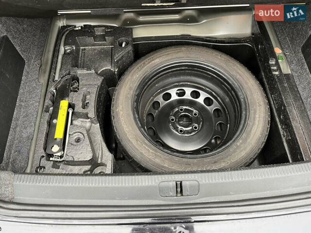 Черный Фольксваген Пассат, объемом двигателя 1.6 л и пробегом 340 тыс. км за 5700 $, фото 21 на Automoto.ua