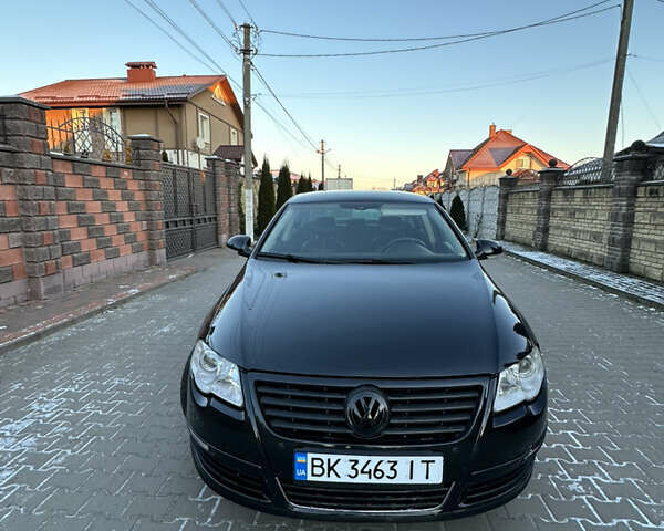 Черный Фольксваген Пассат, объемом двигателя 1.97 л и пробегом 304 тыс. км за 4999 $, фото 2 на Automoto.ua