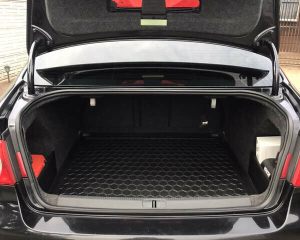 Чорний Фольксваген Пассат, об'ємом двигуна 2 л та пробігом 166 тис. км за 7000 $, фото 3 на Automoto.ua