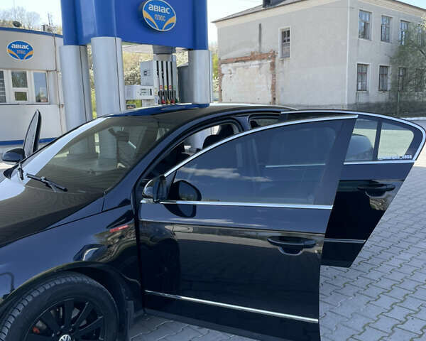 Черный Фольксваген Пассат, объемом двигателя 1.98 л и пробегом 208 тыс. км за 6700 $, фото 27 на Automoto.ua
