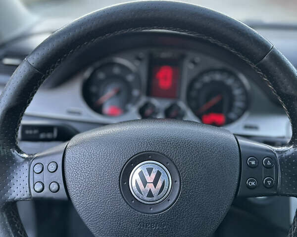 Черный Фольксваген Пассат, объемом двигателя 1.97 л и пробегом 304 тыс. км за 4999 $, фото 21 на Automoto.ua