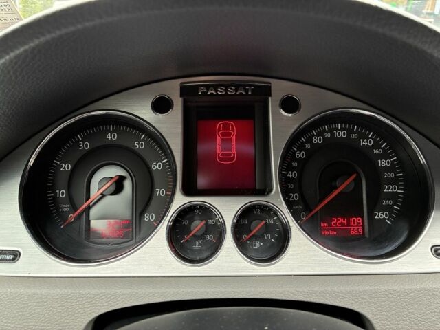Чорний Фольксваген Пассат, об'ємом двигуна 1.6 л та пробігом 224 тис. км за 6550 $, фото 4 на Automoto.ua