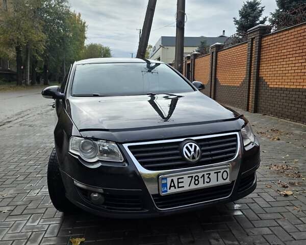 Фольксваген Пассат 2006 в Кривом Роге на Automoto.ua Черный Фольксваген Пассат, объемом двигателя 2 л и пробегом 300 тыс. км за 5999 $, фото 1 на Automoto.ua