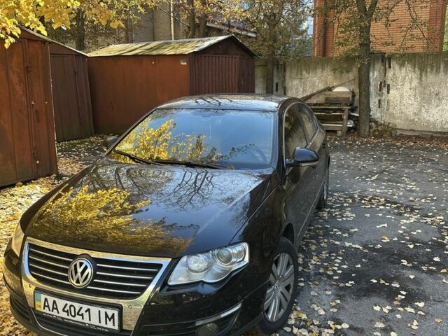 Черный Фольксваген Пассат, объемом двигателя 2 л и пробегом 200 тыс. км за 5800 $, фото 2 на Automoto.ua