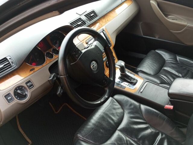 Черный Фольксваген Пассат, объемом двигателя 2 л и пробегом 303 тыс. км за 5300 $, фото 1 на Automoto.ua