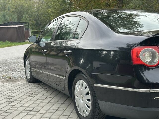 Черный Фольксваген Пассат, объемом двигателя 2 л и пробегом 330 тыс. км за 2450 $, фото 12 на Automoto.ua