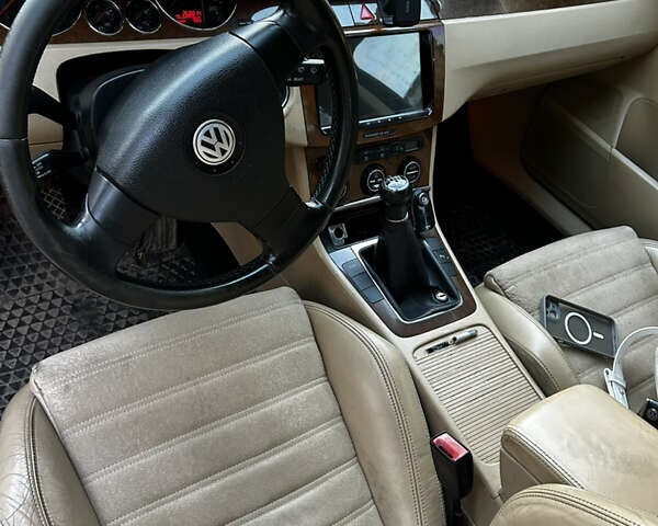 Черный Фольксваген Пассат, объемом двигателя 1.98 л и пробегом 268 тыс. км за 3999 $, фото 7 на Automoto.ua