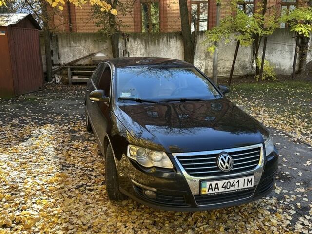 Черный Фольксваген Пассат, объемом двигателя 2 л и пробегом 200 тыс. км за 5800 $, фото 1 на Automoto.ua