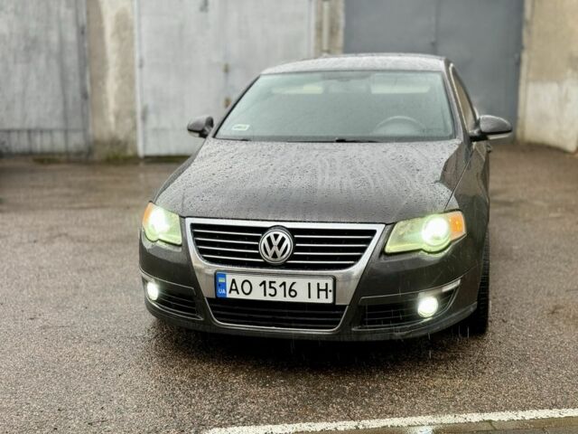 Чорний Фольксваген Пассат, об'ємом двигуна 2 л та пробігом 300 тис. км за 5700 $, фото 4 на Automoto.ua