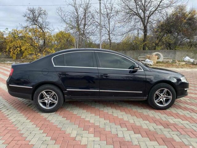 Чорний Фольксваген Пассат, об'ємом двигуна 2 л та пробігом 428 тис. км за 5000 $, фото 1 на Automoto.ua