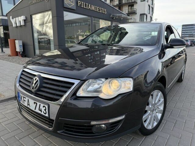 Черный Фольксваген Пассат, объемом двигателя 0 л и пробегом 250 тыс. км за 2000 $, фото 1 на Automoto.ua