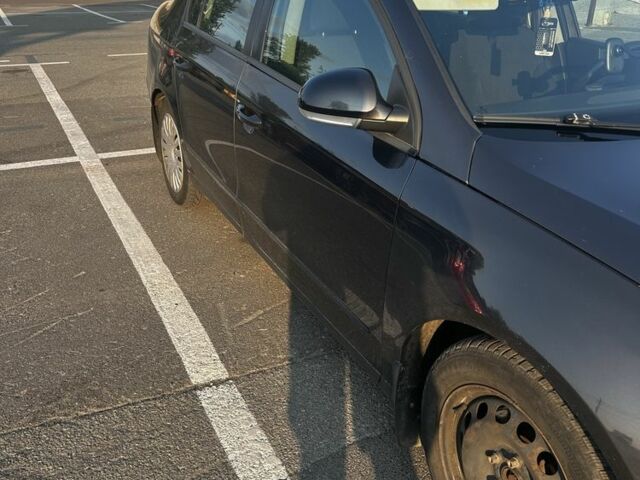 Черный Фольксваген Пассат, объемом двигателя 1.9 л и пробегом 350 тыс. км за 3500 $, фото 5 на Automoto.ua