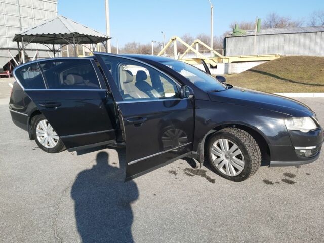 Черный Фольксваген Пассат, объемом двигателя 2 л и пробегом 230 тыс. км за 6500 $, фото 8 на Automoto.ua