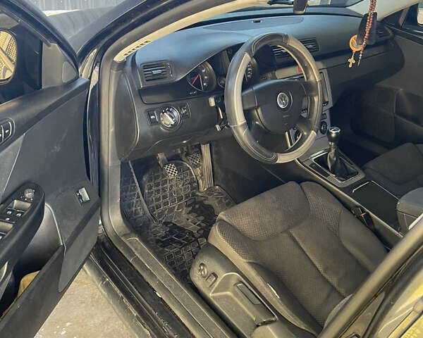 Черный Фольксваген Пассат, объемом двигателя 2 л и пробегом 240 тыс. км за 5200 $, фото 2 на Automoto.ua