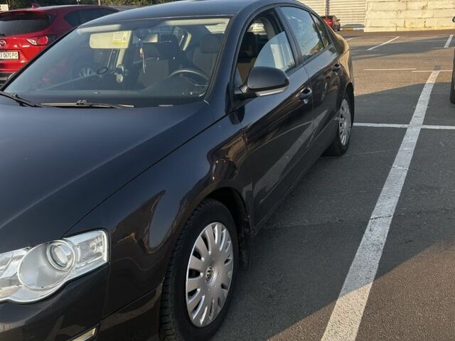 Черный Фольксваген Пассат, объемом двигателя 1.9 л и пробегом 350 тыс. км за 3500 $, фото 4 на Automoto.ua