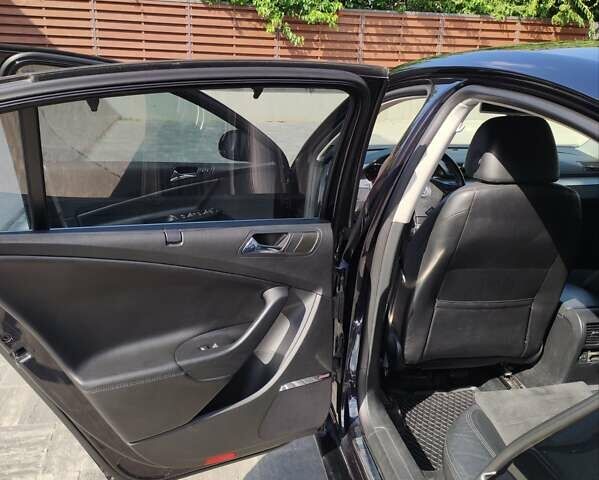 Чорний Фольксваген Пассат, об'ємом двигуна 3.2 л та пробігом 170 тис. км за 6900 $, фото 25 на Automoto.ua