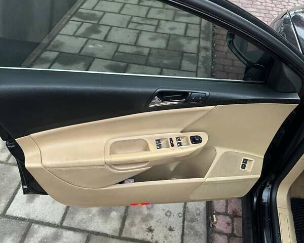 Чорний Фольксваген Пассат, об'ємом двигуна 3.17 л та пробігом 248 тис. км за 6000 $, фото 6 на Automoto.ua